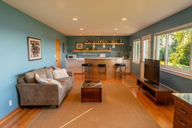 Building Photo - 3bd/1.5ba Burien House