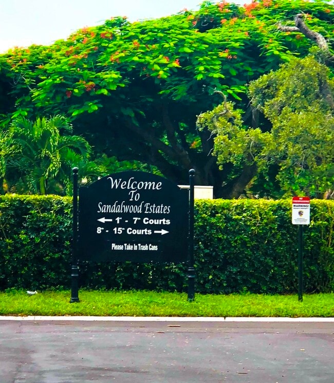 Building Photo - 1120 11th Ct