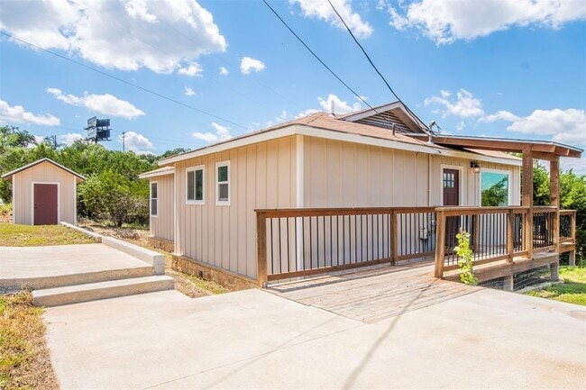 Primary Photo - 21316 Crestmont