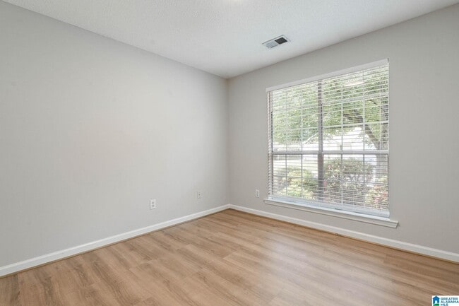 Building Photo - 205 Brookhollow Dr