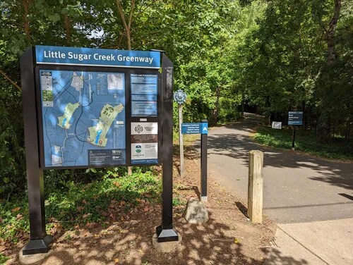 Building Photo - 272 Parkwood Ave