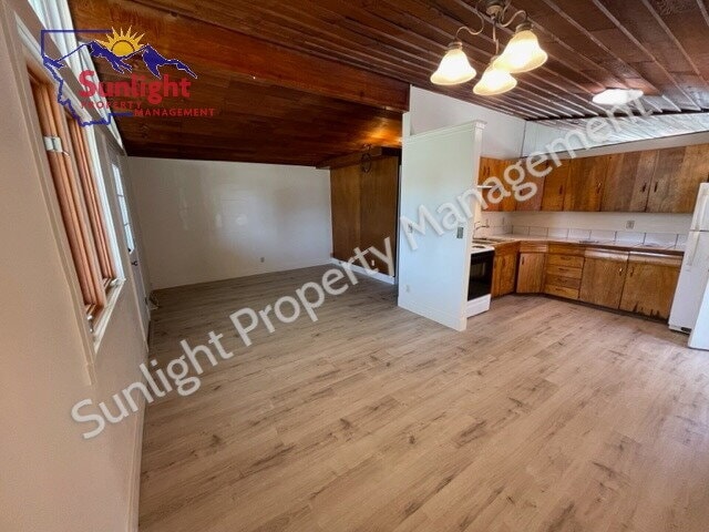 Building Photo - 1037 Wyoming Ave