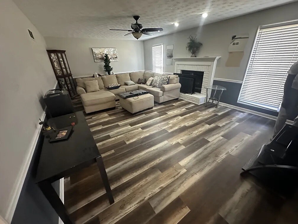 Building Photo - Room in Single Family Home on Hayes Ln