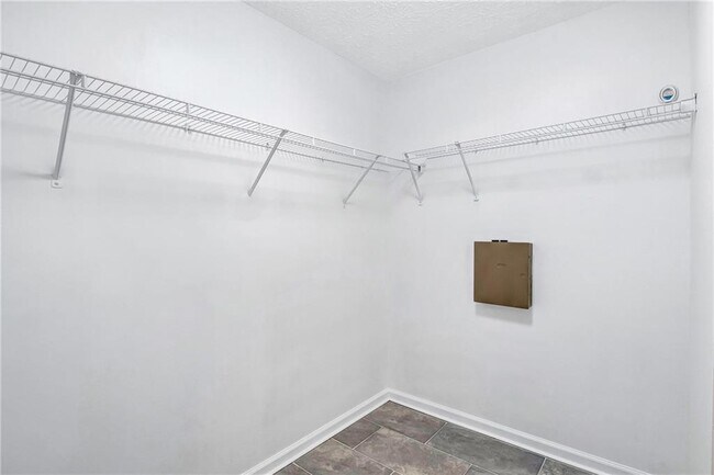 Building Photo - 6234 Culver Dr