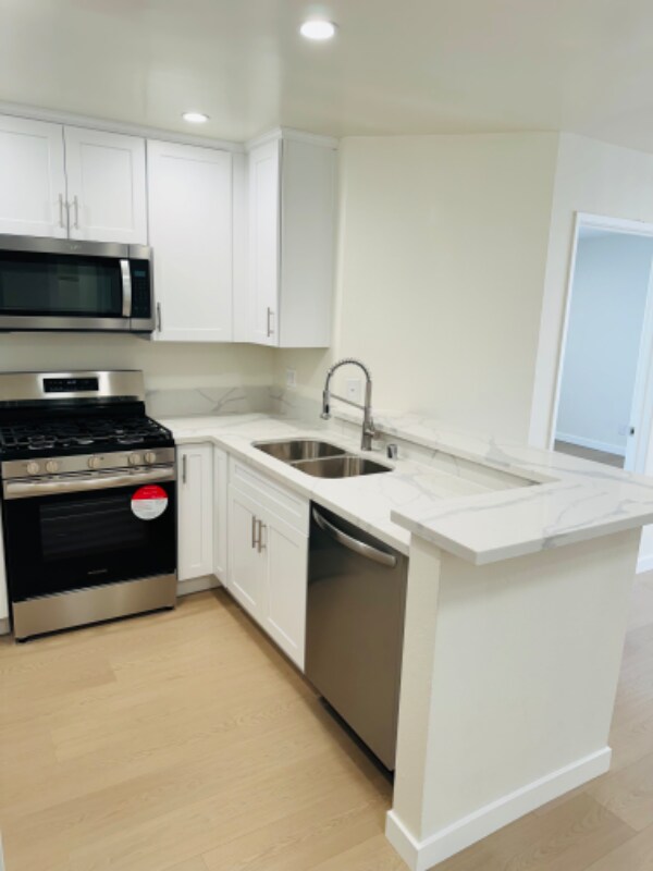 Building Photo - 5259 Cartwright Ave