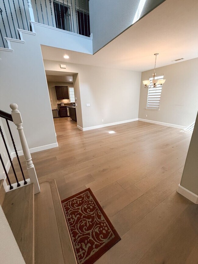 Building Photo - 6238 Murdock Way