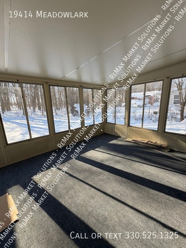 Building Photo - 19414 Meadowlark-