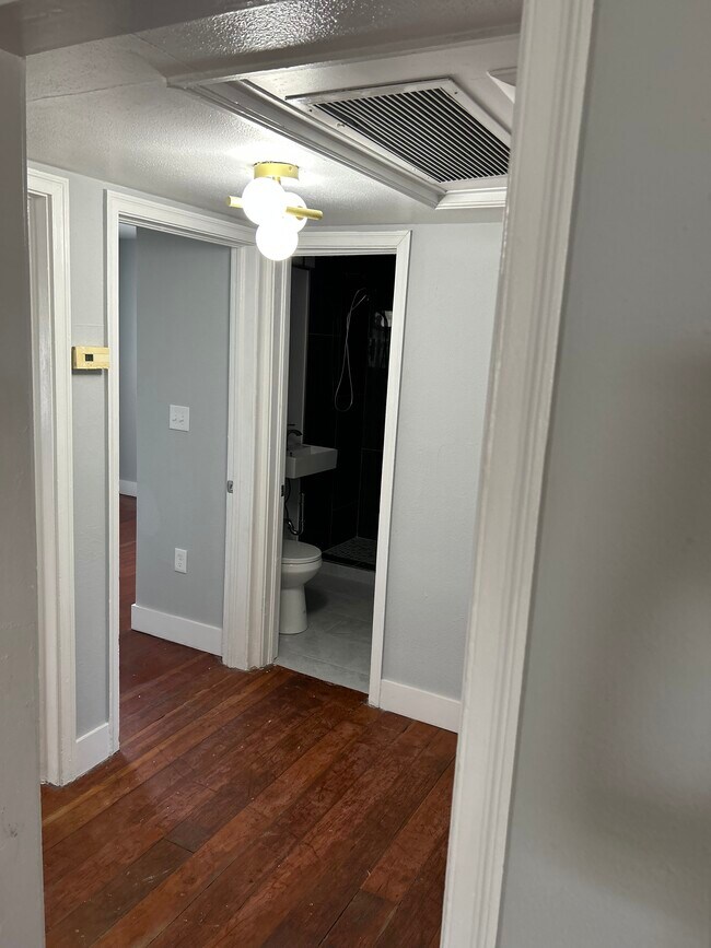 Building Photo - 3712 W Horatio St