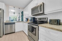 Building Photo - 9410 Poinciana Pl