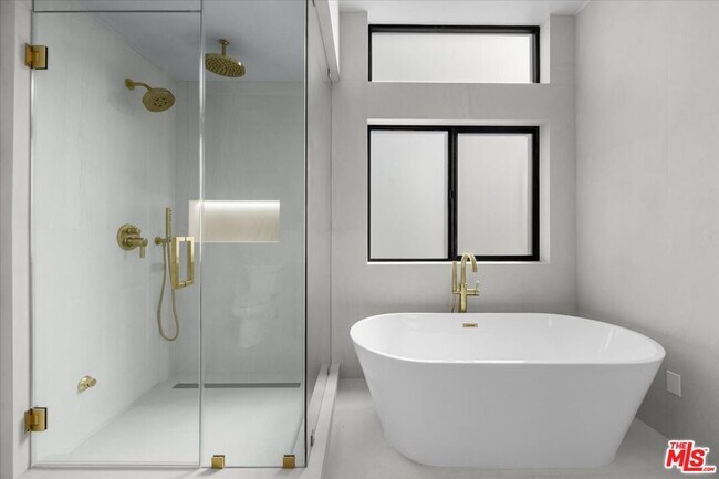 Building Photo - 6730 Esplanade St