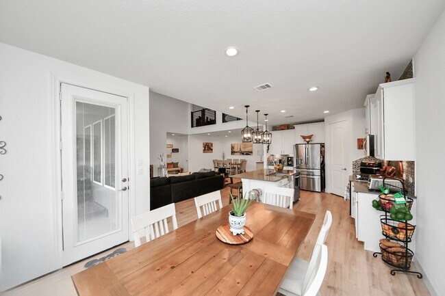 Building Photo - 21130 Almaco Dr