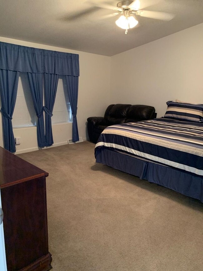 Building Photo - WINTER RENTAL -- 3 Bedroom 2 Bath Home