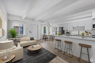 Building Photo - Charmel Apartments