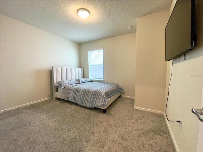 Building Photo - 2143 Charming Ave