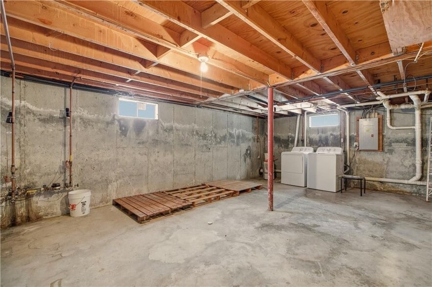 Building Photo - 1 Aquidneck Dr