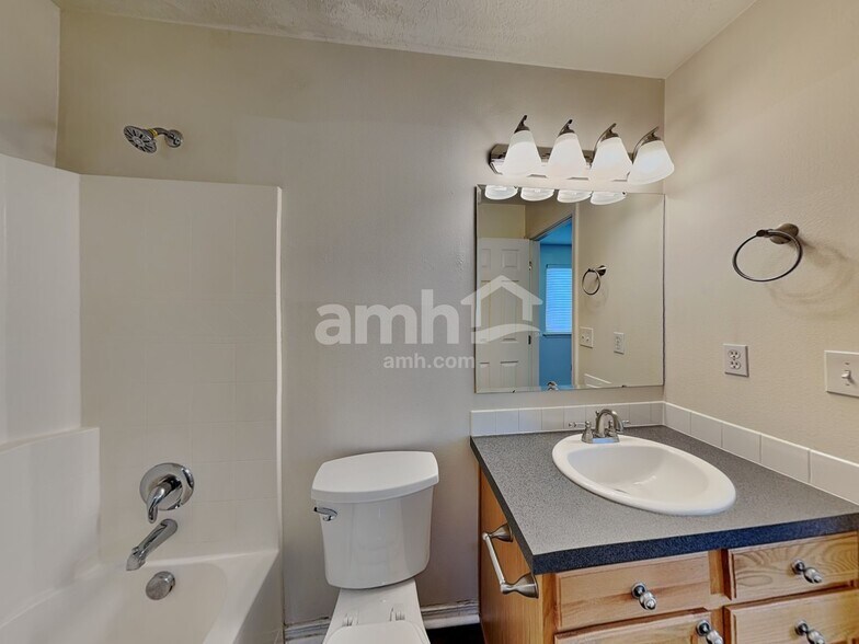 Building Photo - 3237 W Wave Dr