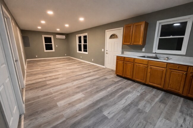 Building Photo - 109 S Illinois Ave