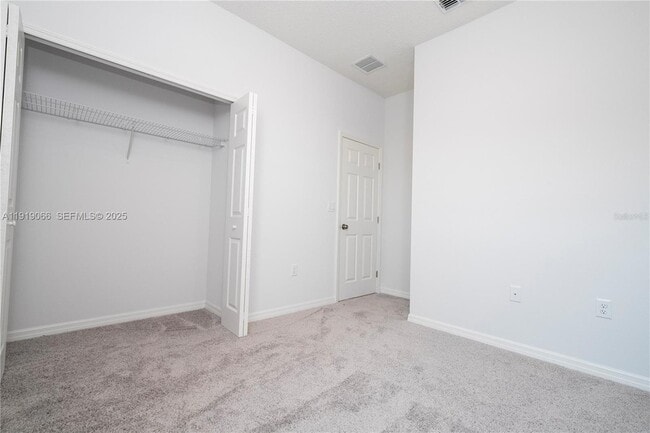 Building Photo - 875 Colville Dr