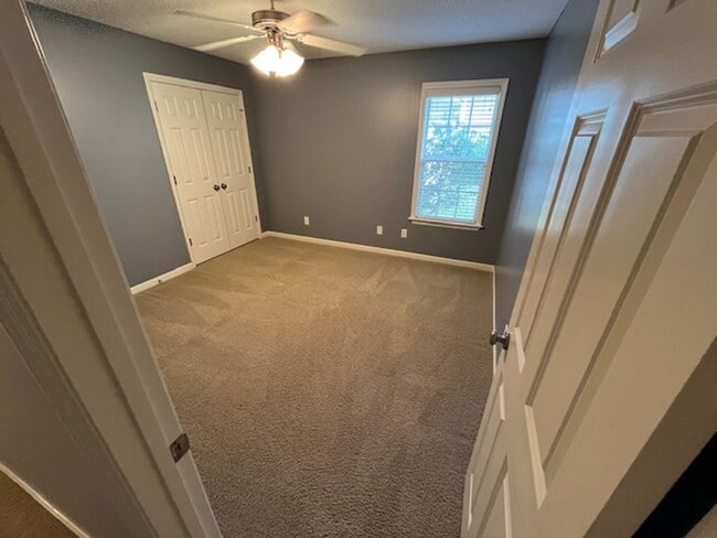 Building Photo - Spacious 4-Bedroom Home with Modern Comforts in Valdosta