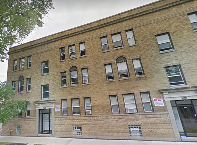 Primary Photo - 2661 N Spaulding Ave