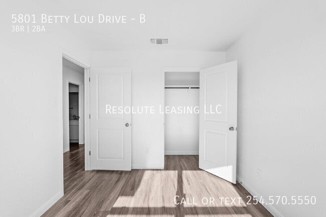 Building Photo - 5801 Betty Lou Dr