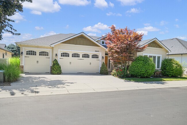 Primary Photo - 2643 E Piccadilly Ln