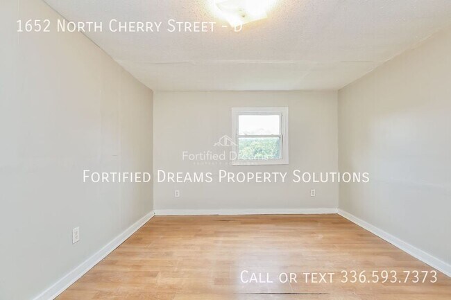 Building Photo - 1652 N Cherry St
