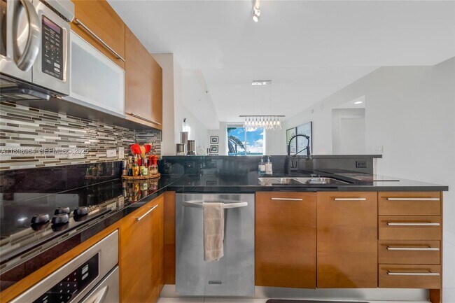 Building Photo - 253 NE 2nd St