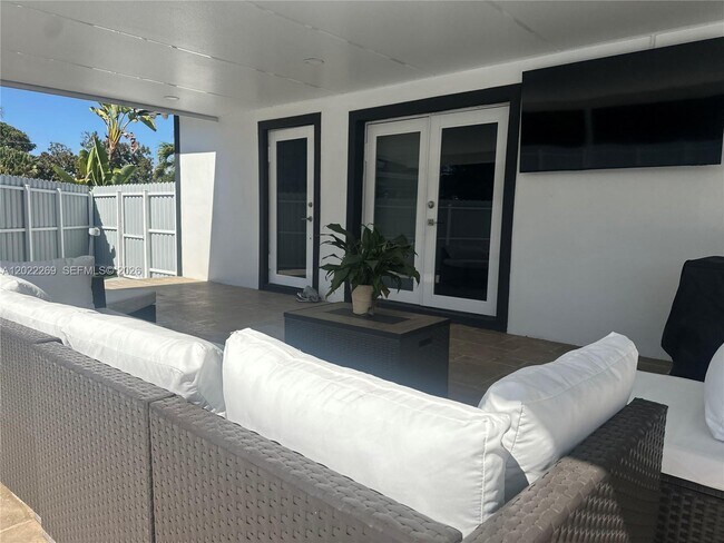 Building Photo - 11500 SW 185th Terrace