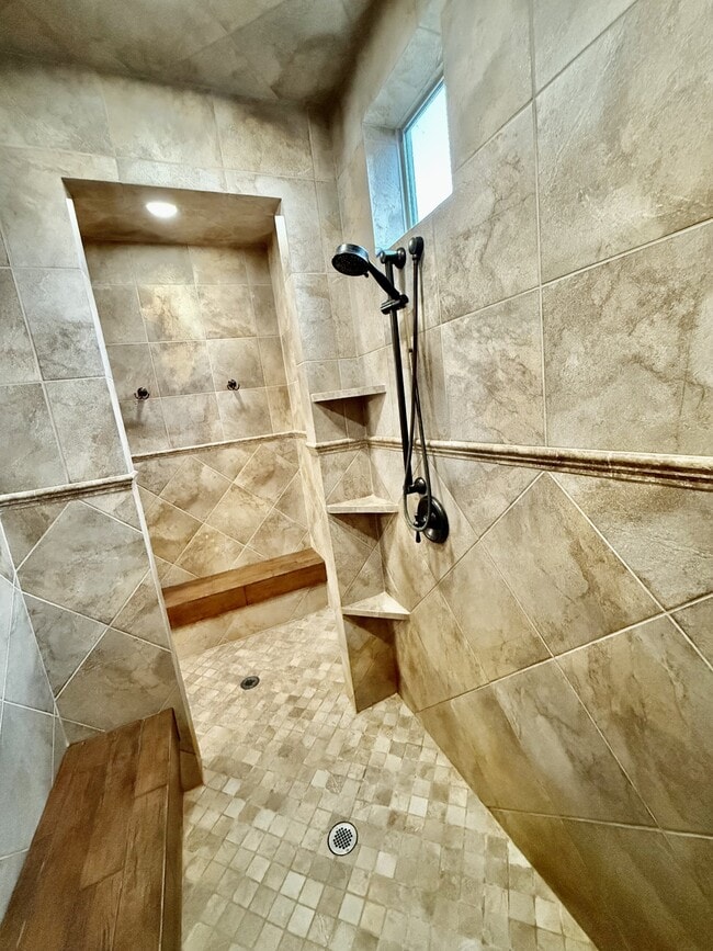 Building Photo - 6819 S Greenfield Way