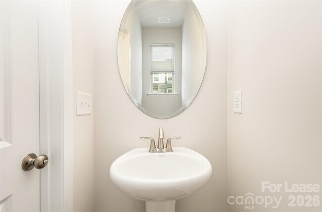 Building Photo - 3103 Hutton Gdns Ln