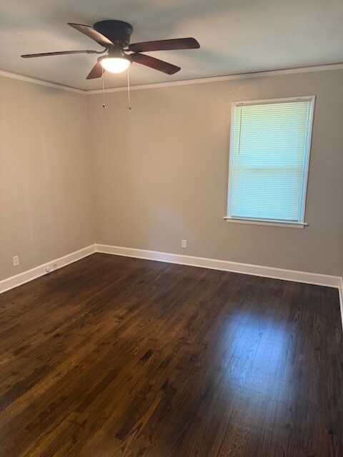 Building Photo - 111 White Oak Dr