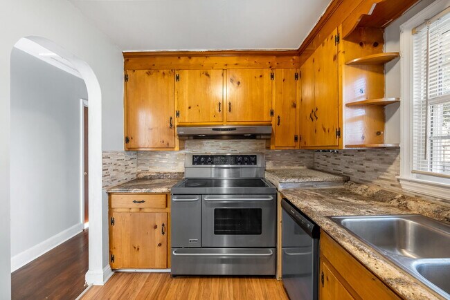 Building Photo - 2710 Tallu Rd