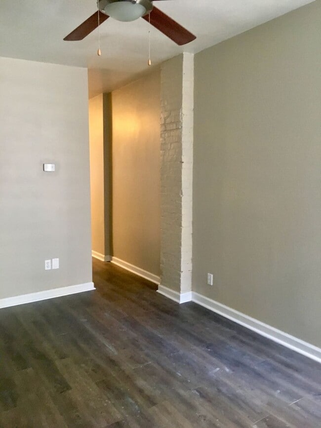 Building Photo - *** Duplex Style Apartment * Pet Friendly * Renovated * Available Now * Granite Counters * Stainl...