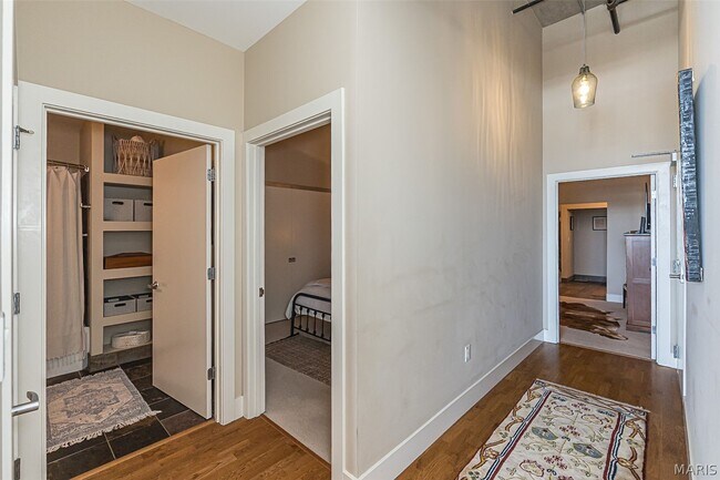 Building Photo - 4100 Forest Park Ave