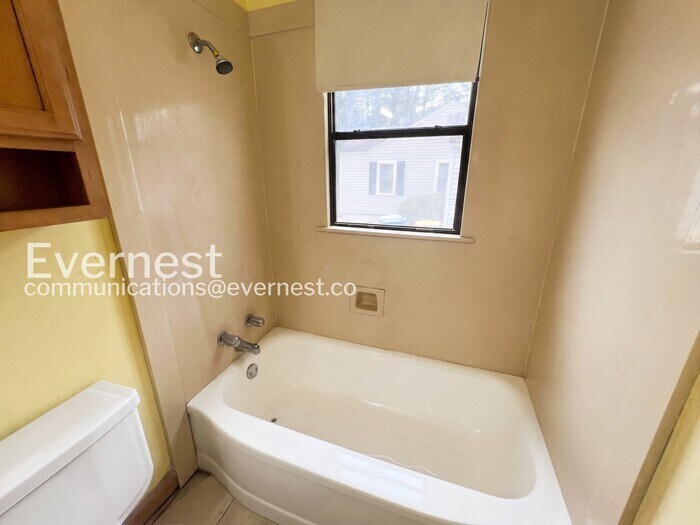 Building Photo - 6700 Westover Dr