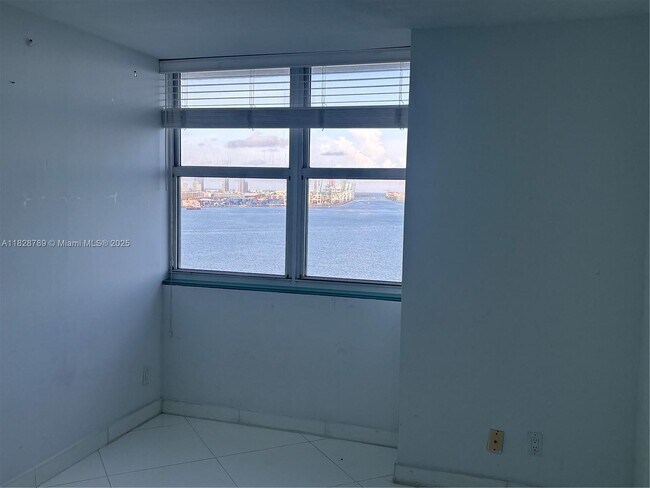 Building Photo - 770 Claughton Island Dr