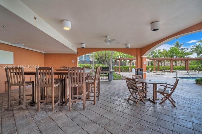 Building Photo - 2065 S Ocean Dr