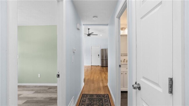 Building Photo - 82 Primrose Dr