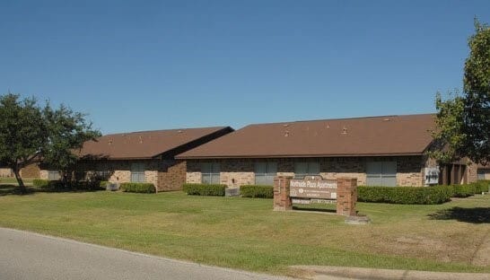 Primary Photo - 1753 E Henderson Rd