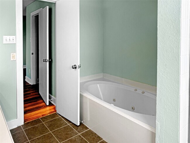 Building Photo - 1613 Palcio Real Dr