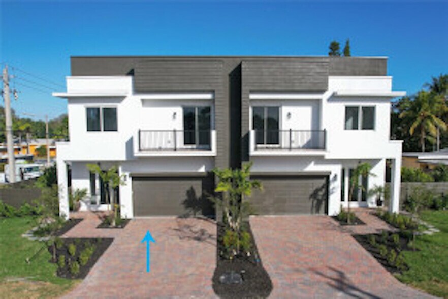 Building Photo - 2004 SW 15th Ave