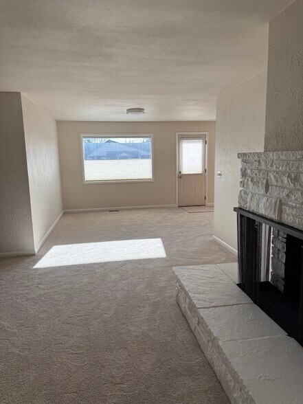 Building Photo - 1514 E Broadway