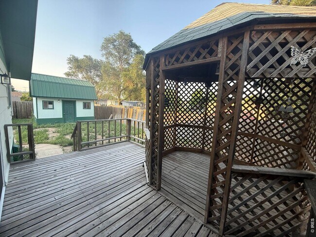Building Photo - 114 Linden Dr