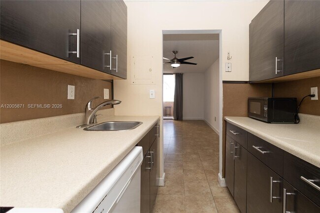 Building Photo - 10500 SW 108th Ave