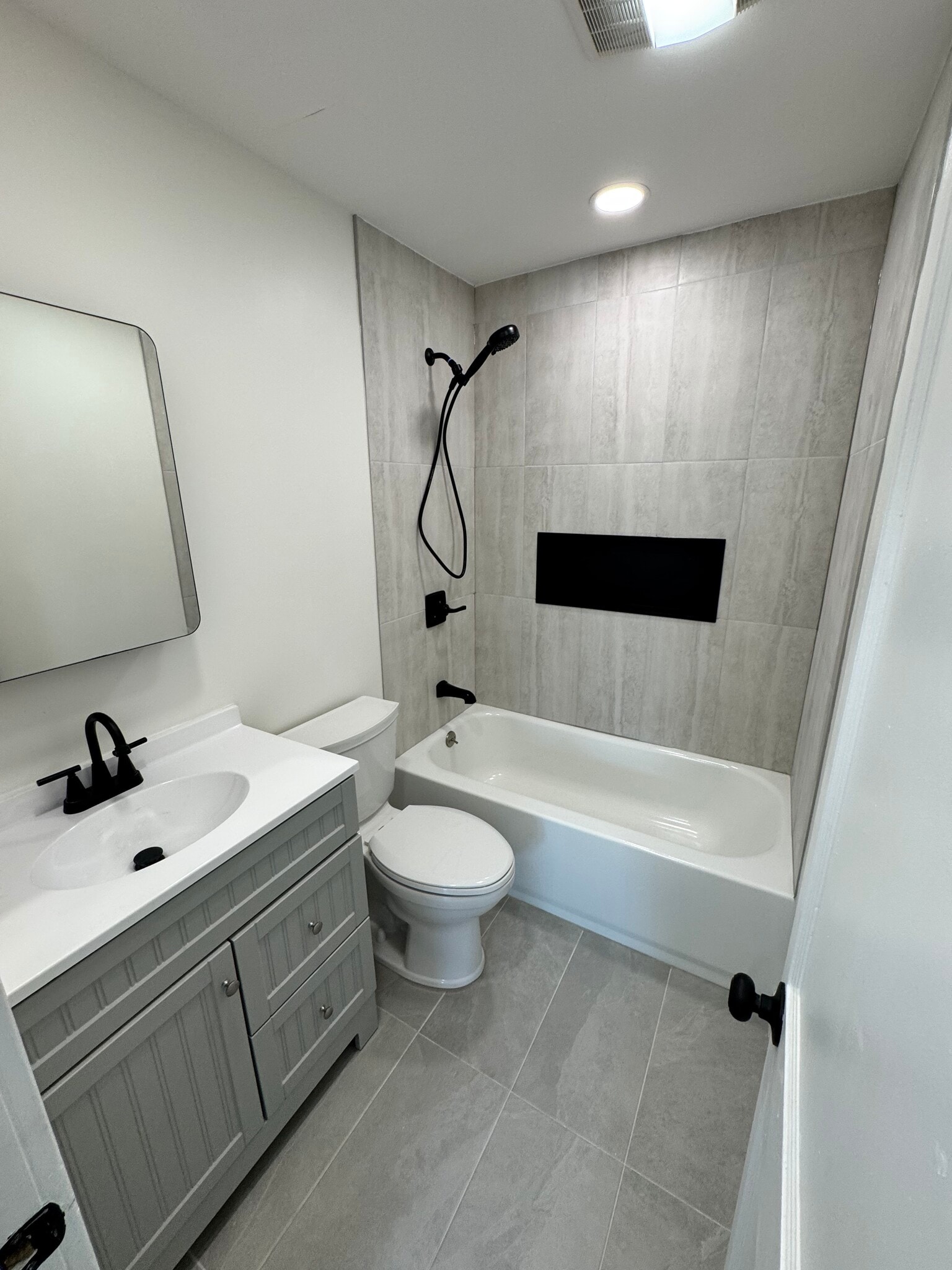 Building Photo - 41 Marinus St