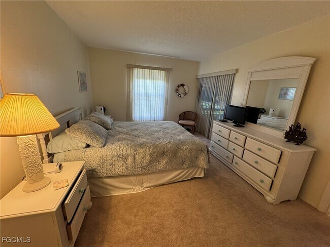 Building Photo - 5455 Peppertree Dr