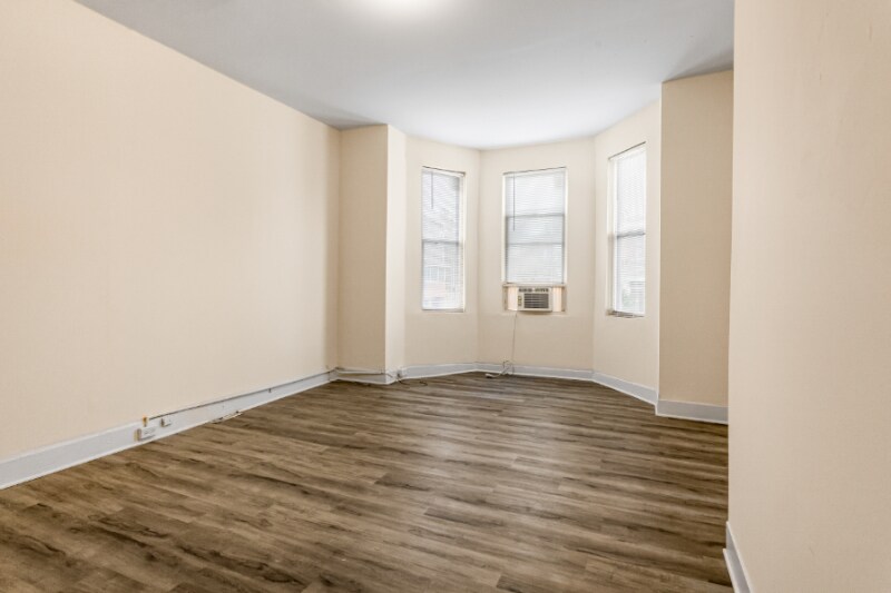 Building Photo - 2945 Walbrook Ave