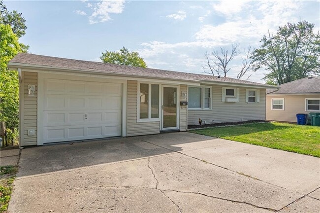 Building Photo - 40 Glenview Dr