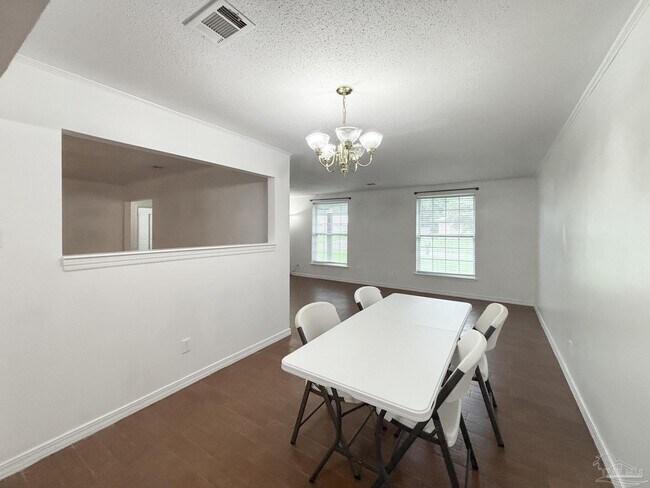 Building Photo - 10860 Berryhill Rd